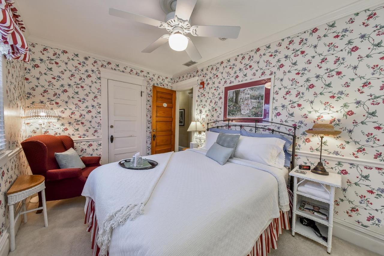 Harrison House Bed & Breakfast Naperville Zimmer foto